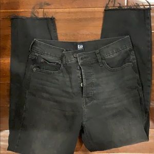 GAP CROPPED HIGH WAISTED JEANS. Mom fit
